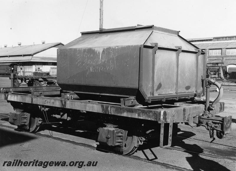 P00803
NO class nickel ore container wagon with a container, side and end view
