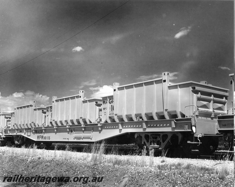 P00816
WFW class 30115,(later reclassified to WFDY),with three iron ore containers on board, side and end view
