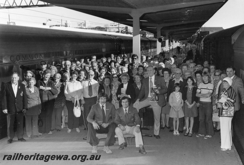 P01088
Large group on platform at Sydney Central Railway Station, 