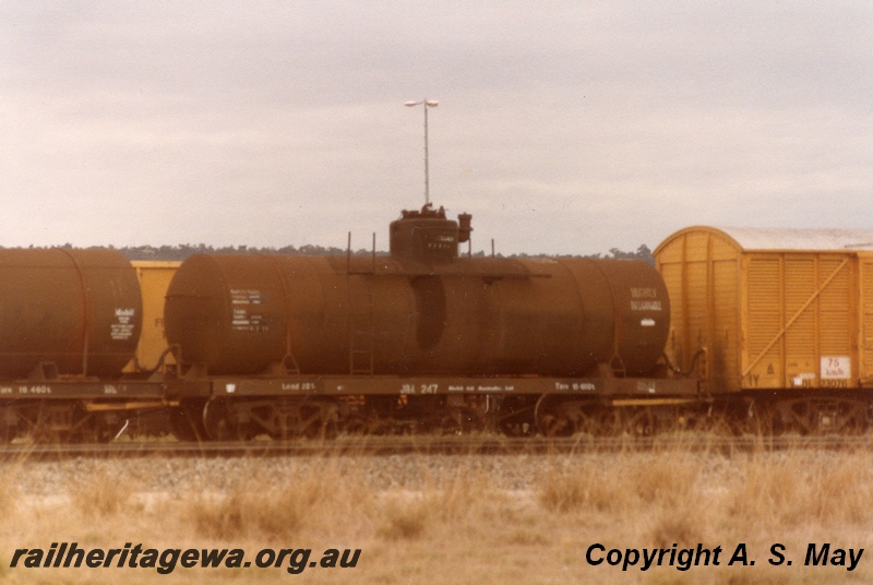 P01192
JBA class 247, Forrestfield, side view, end of VDL class 23076 in the view
