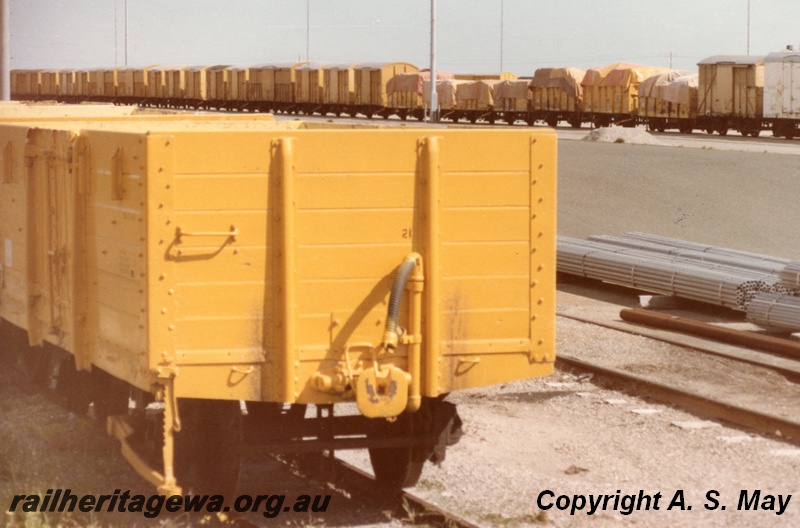 P01287
GE class four wheel open wagon, Robbs Jetty, end view
