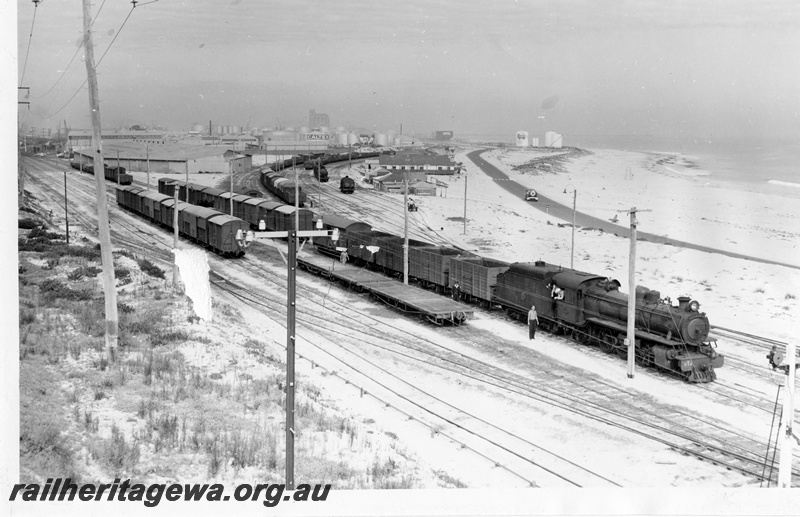 P01543
U class 654, Leighton yard, completion of the Cottesloe - North Fremantle Interchange sidings, overall view of the yard looking towards Fremantle
