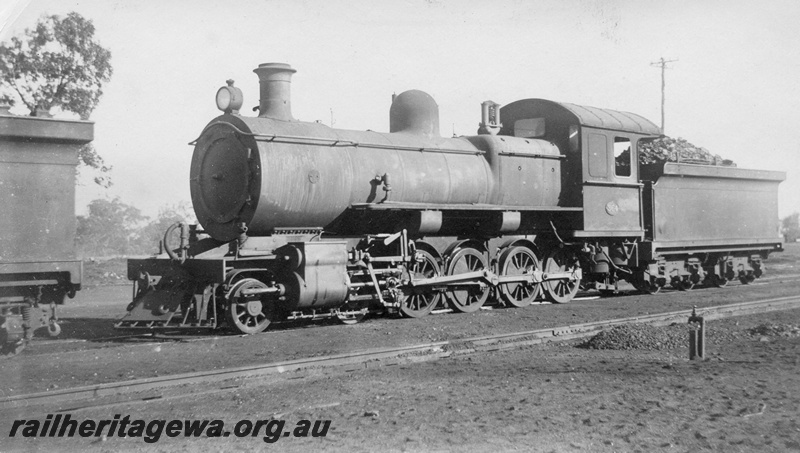 P01667
F class 364, 4-8-0, East Perth loco depot, ER line, front and side view, c1926.
