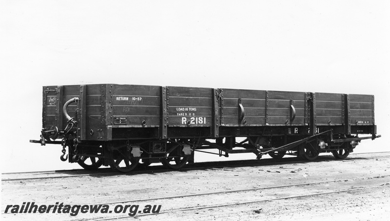 P01781
R class 2181 bogie open wagon, end and side view
