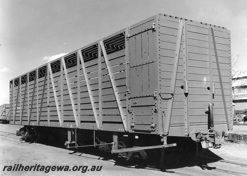 P01791
TA class 23641 bogie cattle wagon, side and end view
