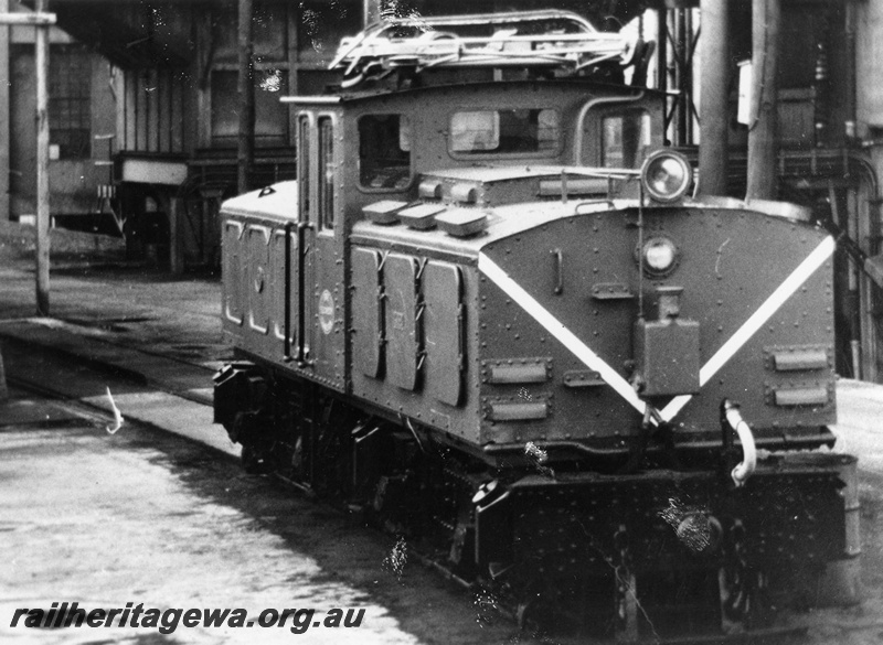 P01957
SEC electric loco No.1, side and front view
