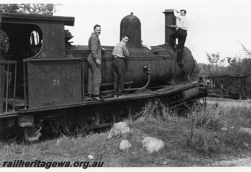 P02181
Adelaide Timber Co. loco No.71, East Witchcliffe, view from cab looking forward, R. Williams, M. Zeplin & I. Carne on the loco
