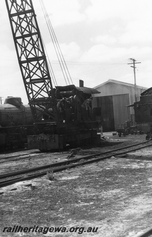 P02347
Steam crane, Midland Loco Depot, W class 947 and DD class 592 in the view.
