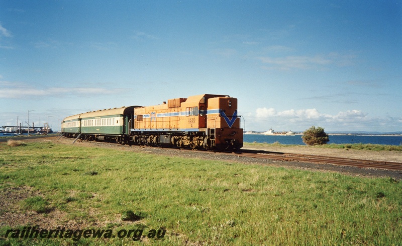 P02557
1 of 2, A class 1510 diesel locomotive on HVR tour train, side and front view, Bunbury, SWR.
