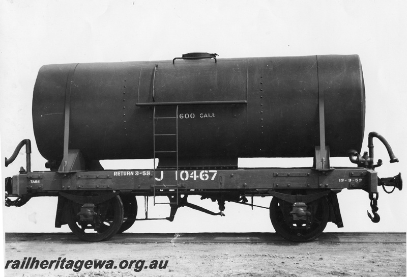 P02603
J class 10467 4 wheel tank wagon, side view
