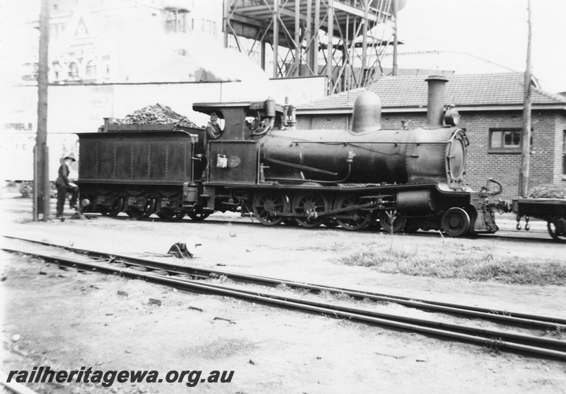 P02709
G class 107 steam locomotive, side and front view, shunting Perth goods yard, ER line.
