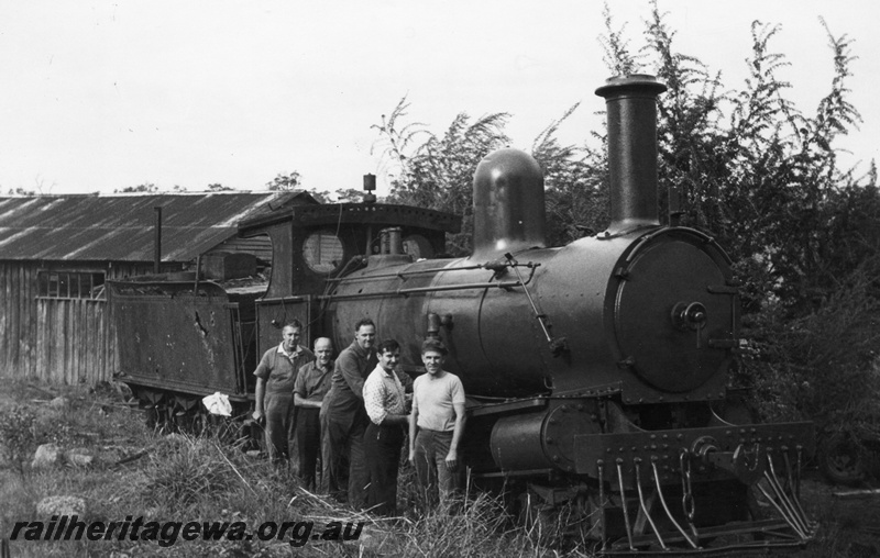 P02784
Adelaide Timber Co. loco Y 71, East Witchcliffe, side and front view, standing in front of the loco are (left to right) E. Woodland, C. D. Shepherdson. Mill manager L. Williams, I. Carne and M. Zeplin

