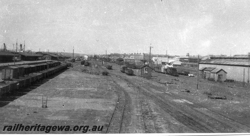 P02933
Fremantle yards, looking towards Perth, ER line, early 1900s
