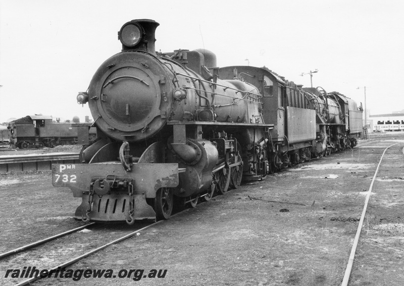 P03041
PMR class 732, East Perth loco depot, front and side view, V class loco, behind, DM class tank loco, left middle distance
