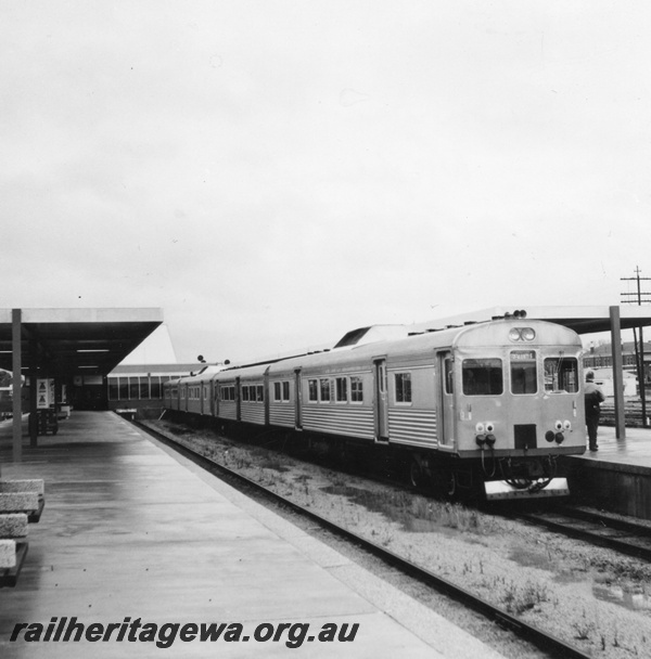 P03129
ADK class railcar set, Midland station, ER line, suburban 
