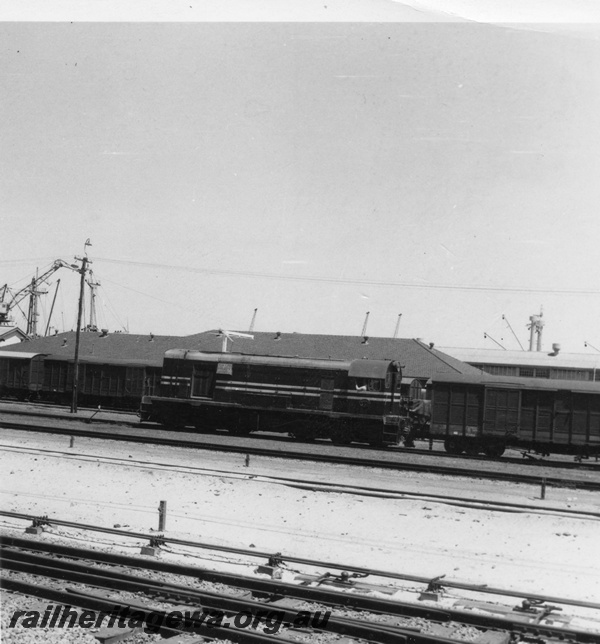 P03169
F class 41, Fremantle, ER line, side view
