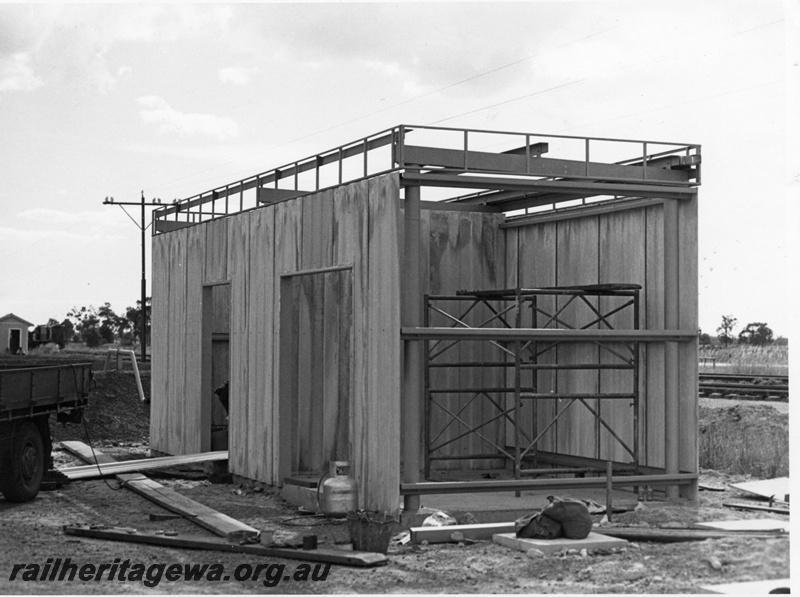P03180
1 of 2, Shed under construction, Picton, SWR line.

