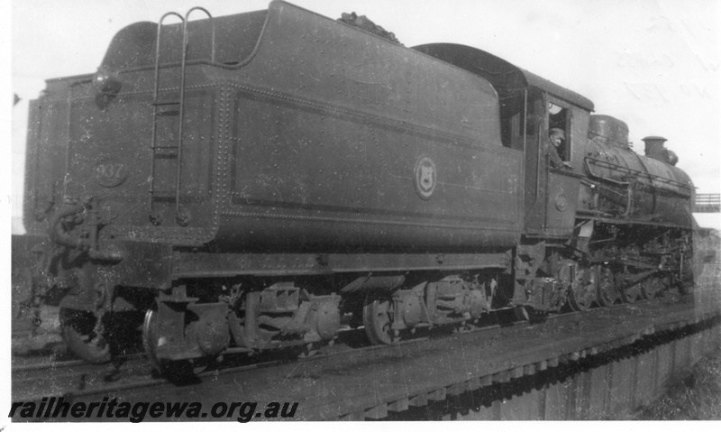 P03221
W class 937, East Perth, ER line, rear and side view
