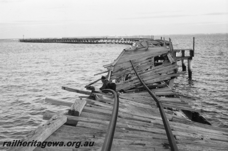 P03327
Jetty, Esperance, CE line, shows the damaged section of the Oil jetty from the shore end
