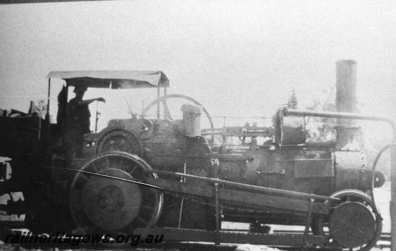 P03329
Adelaide Timber company's traction engine 