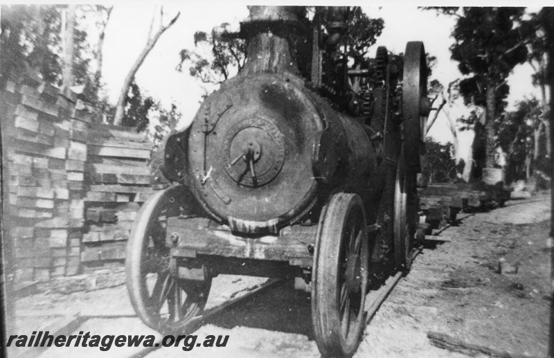 P03330
Adelaide Timber company's traction engine 