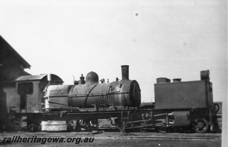 P03345
MSA class steam locomotive, side view, Kalgoorlie, EGR line.
