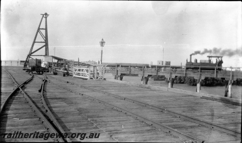 P03375
H class 22, Jetty, lamp, derrick, Port Hedland, PM line, view along the jetty
