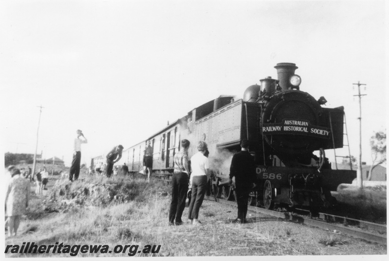 P03411
DM class 586 steam locomotive on ARHS Coastal Twilighter No.1 tour, side and front view, Coogee, FA line.
