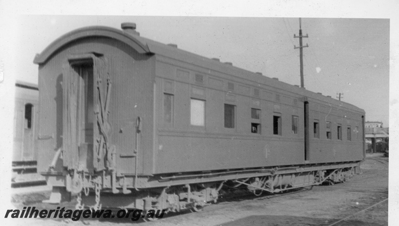 P03449
AZ class 443 first class sleeping carriage, end and side view, c1930s.
