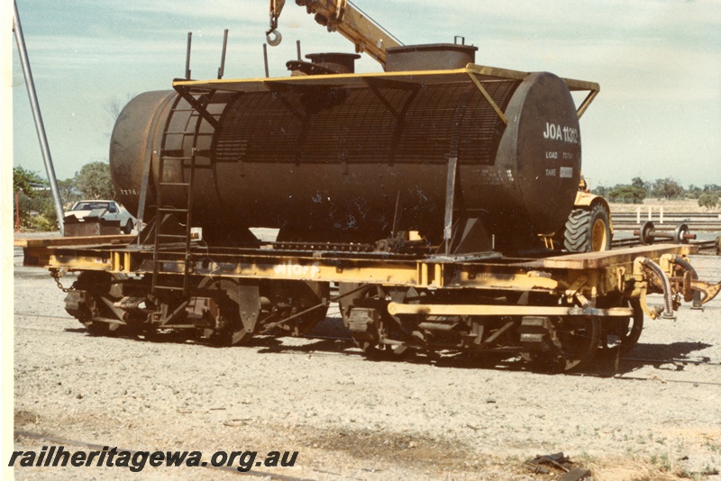 P03622
JOA class 11312-J, mounted on a bogie wagon, side and end view
