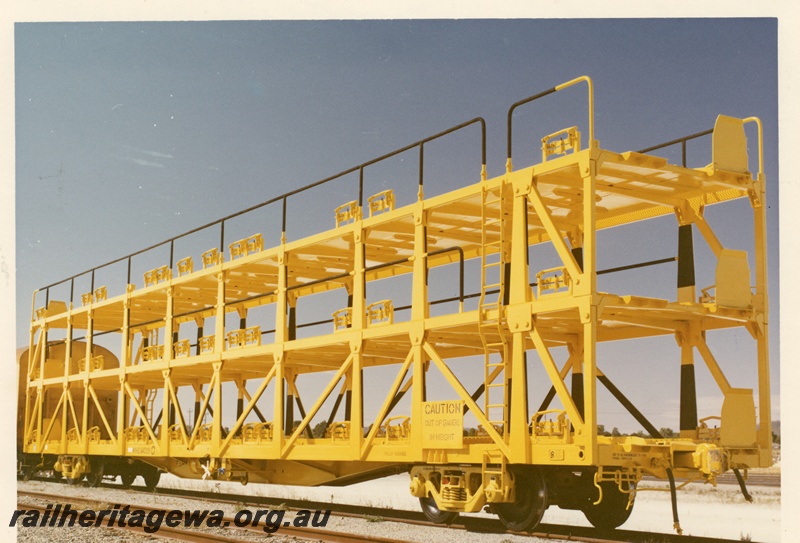 P03649
WMB class standard gauge triple deck car carrying wagon, yellow livery, side and end view
