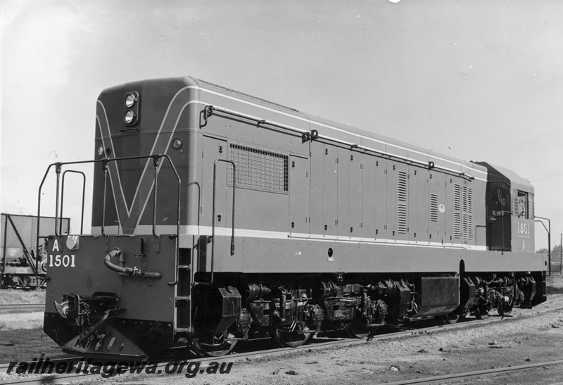 P03658
A class 1501, as new, long hood end and side view
