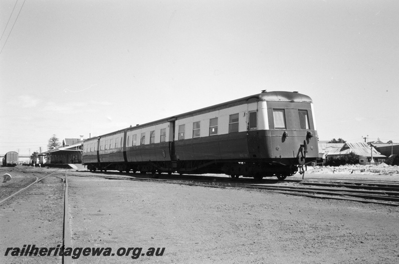 P03666
ADU class carriage at Bunbury railway station, SWR line.
