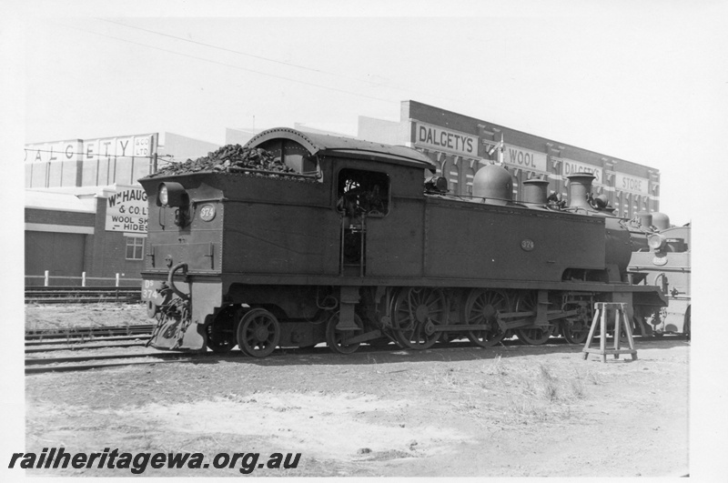 P03692
DS class 374, part Dalgetys wool store, Fremantle, ER line, back and side view
