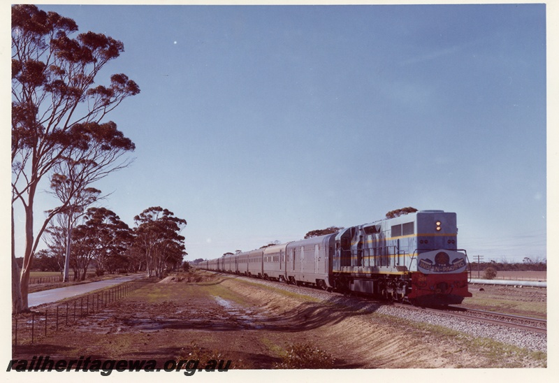 P03749
1 of 3, L class 261 diesel locomotive in the later WAGR double blue livery carrying the 