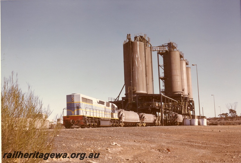 P03918
Nickel train L class WNA wagons loading at Red Mine, Kambalda.
