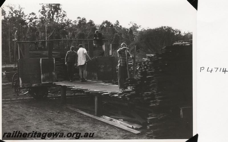 P04714
loading timber into a GER class wagon at a mill
