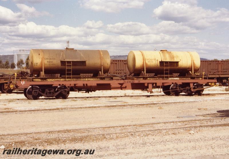 P06962
JS class bogie tank wagon with two chromate water tanks
