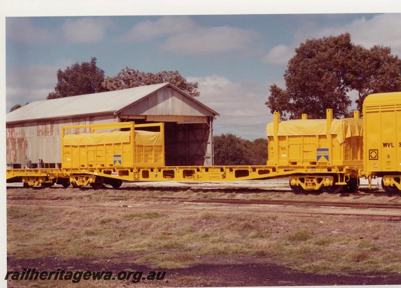 P06963
WFX class standard gauge flat wagon (later reclassified to WQCX),with two containers, side view
