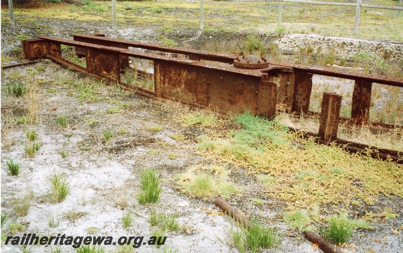 P07139
12 of 19 photos of the remains of the loco facilities at Hopetoun on the abandoned Ravensthorpe to Hopetoun Railway. Remains of turntable, 3/4 view
