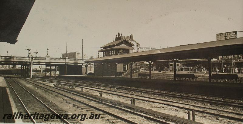 P07237
Platforms, Perth Station, looking across to platform 1 with signal box C and Barrack Street Bridge in distance
