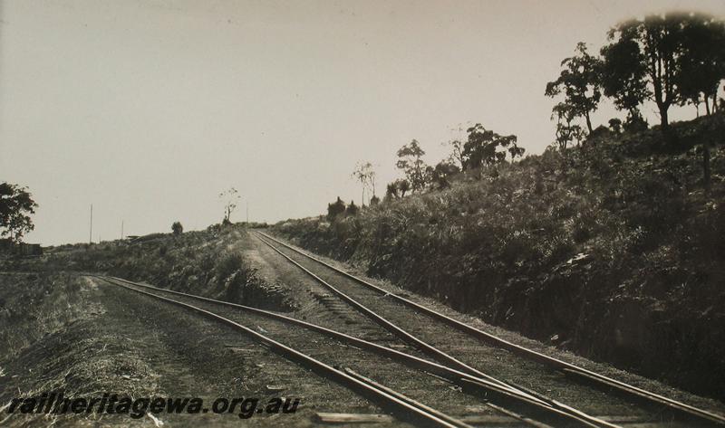 P07255
1 of 10 photos taken on the Upper Darling Range Railway Zig Zag, UDRR line, diverging tracks
