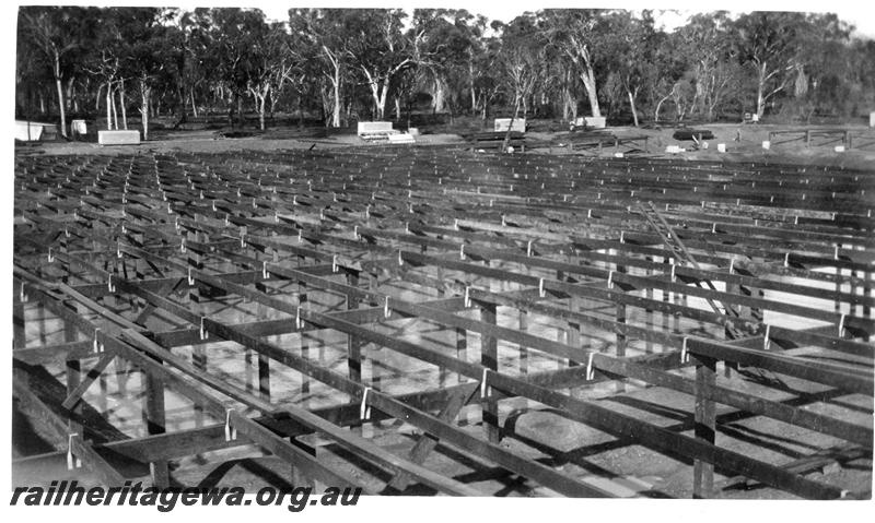 P07330
26 of 32 photos of the construction of the railway dam at Hillman, BN line, roof structure complete
