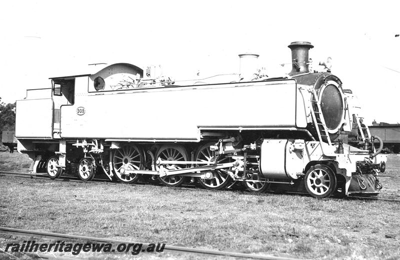 P07394
6 of 9 photos depicting wartime activities at the Midland Workshops, DM class 309 in grey livery, side and front view, same as P6159.

