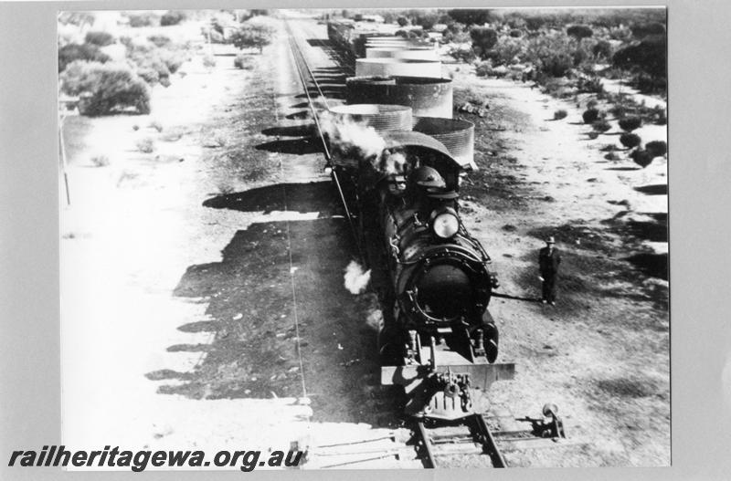 P07542
E class 299, Karralee, EGR line, with out of gauge load of water tanks, elevated view.
