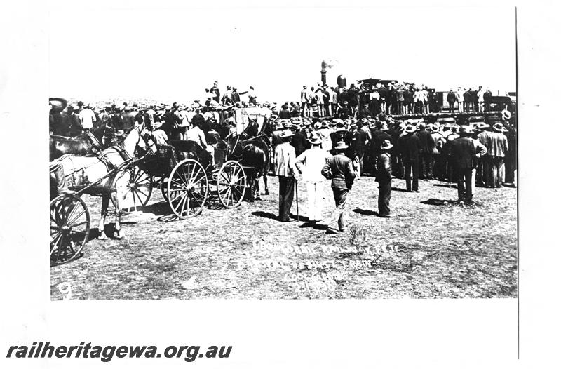 P07796
Arrival of the first train for the opening of the line to Coolgardie, EGR line, large crowd in attendance
