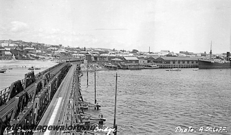 P07858
Through truss bridge, North Fremantle, looking south, elevated view
