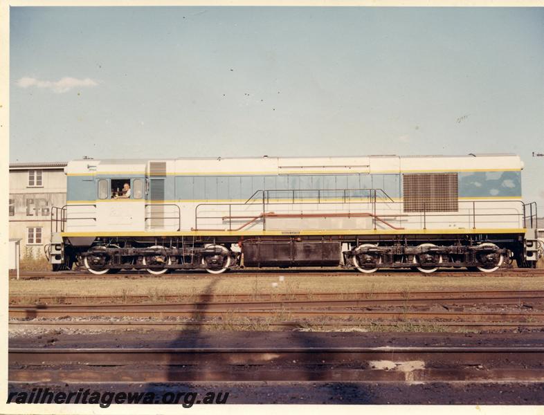 P07908
K class 201, as new, side view.
