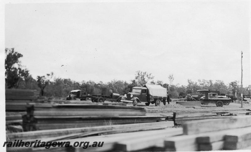 P07978
Trucks, timber yard, Yarloop Top Yard - Johnson Road crossing
