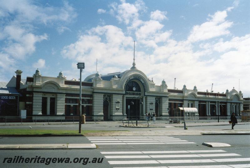 P08468
Fremantle, station building, view from across road, ER line.
